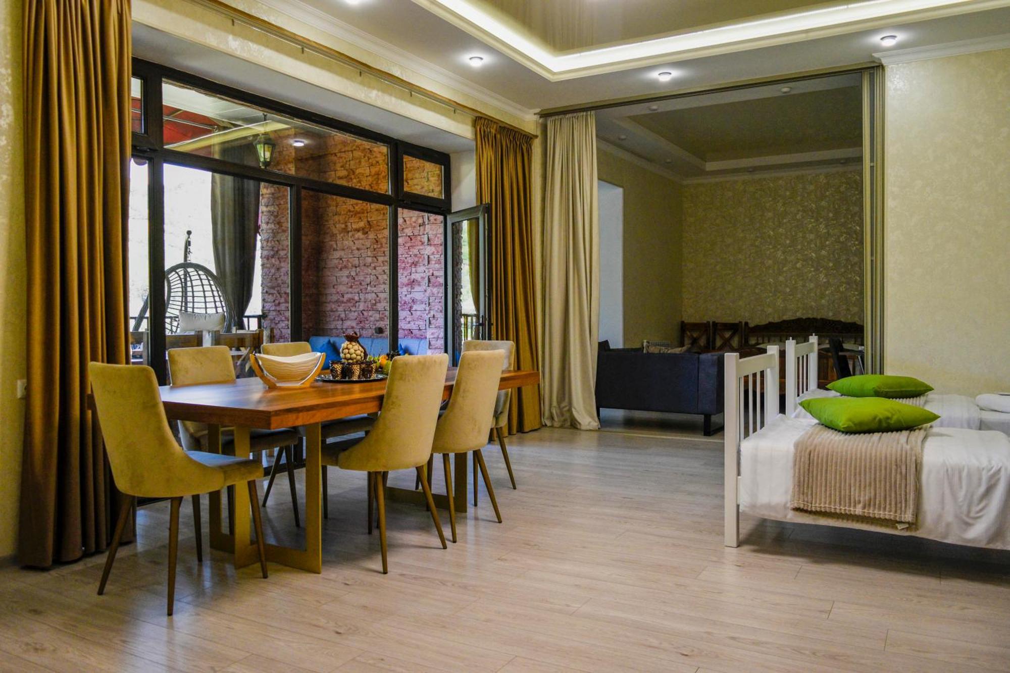 Dom Adonis Hotel Dilijan Exterior photo