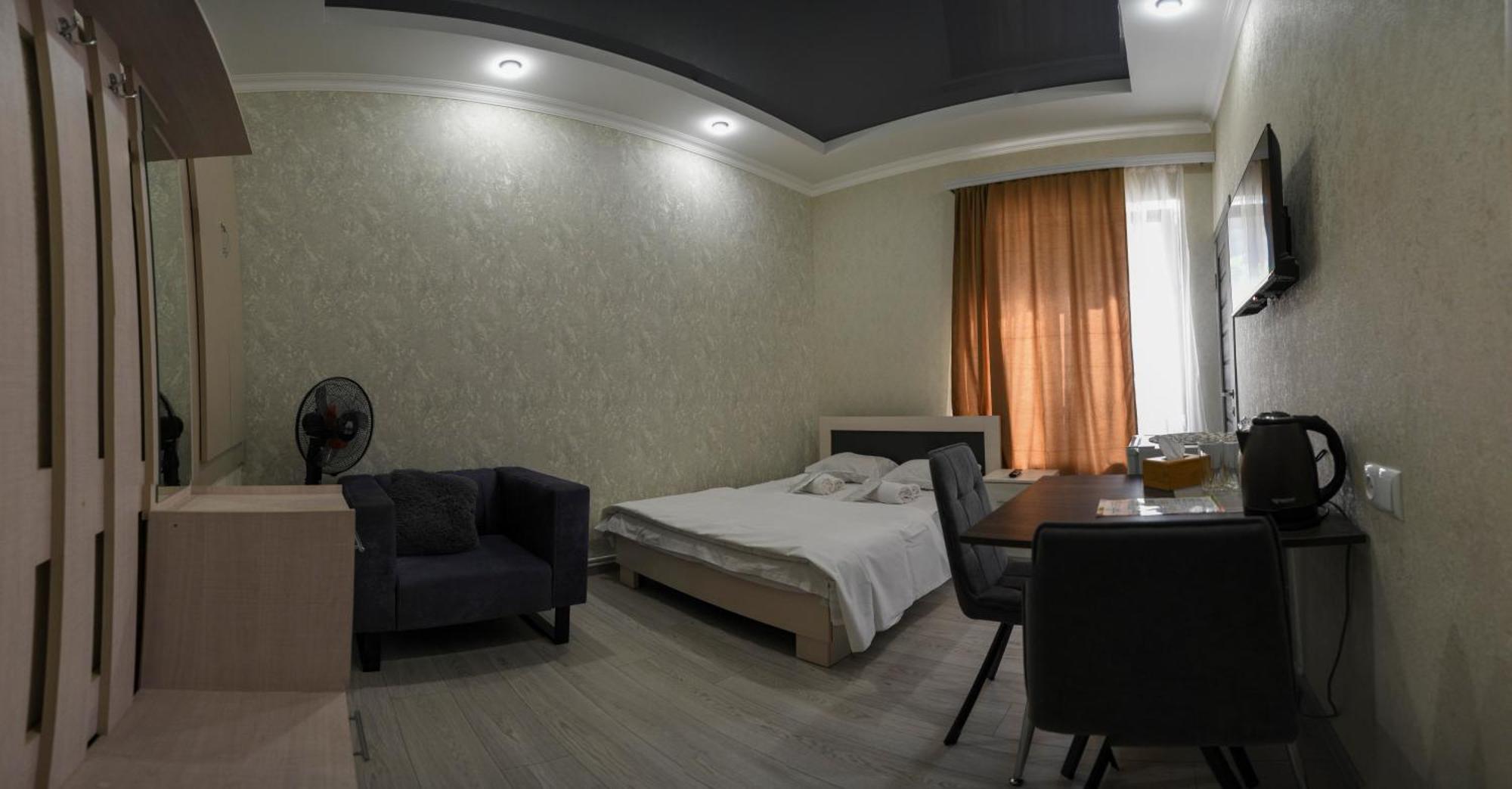 Dom Adonis Hotel Dilijan Exterior photo