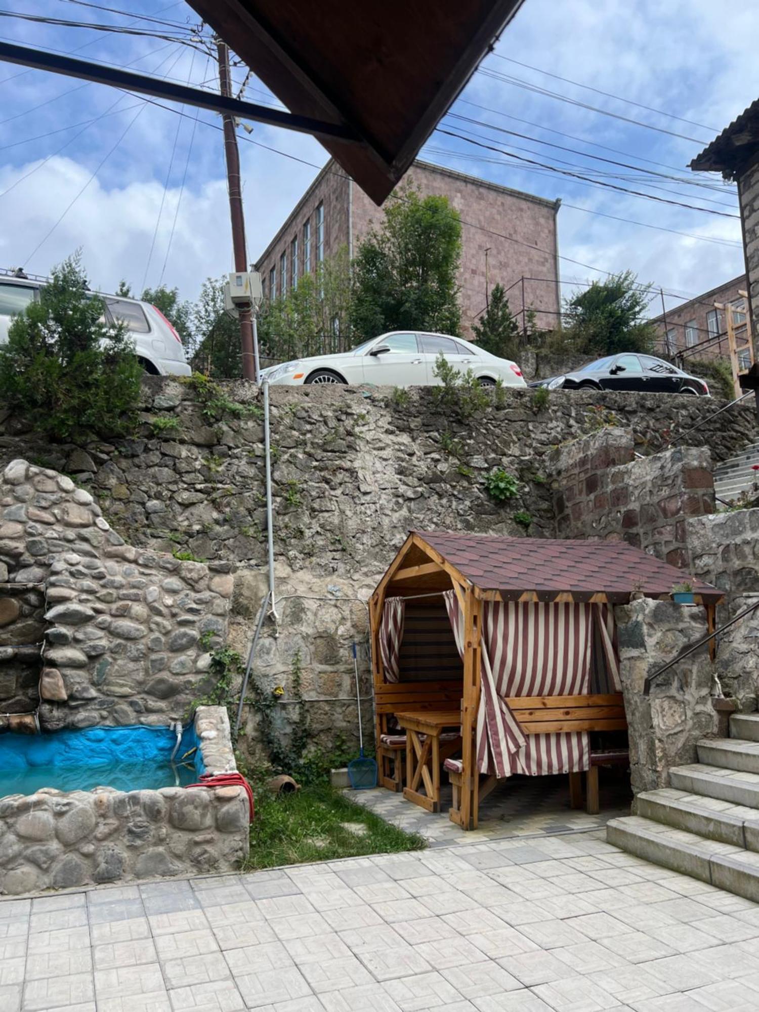 Dom Adonis Hotel Dilijan Exterior photo